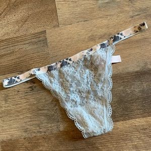 VS Vintage Pattern Banded & lace thong panty